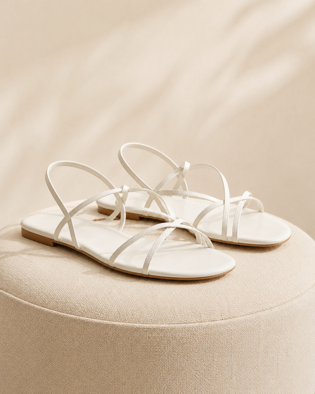 Livia Leren Kruisband Sandalen – Minimalistisch, Elegant & Zomers