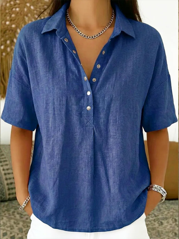 Lina Knoopdetail Blouse – Luchtig, Vrouwelijk & Veelzijdig